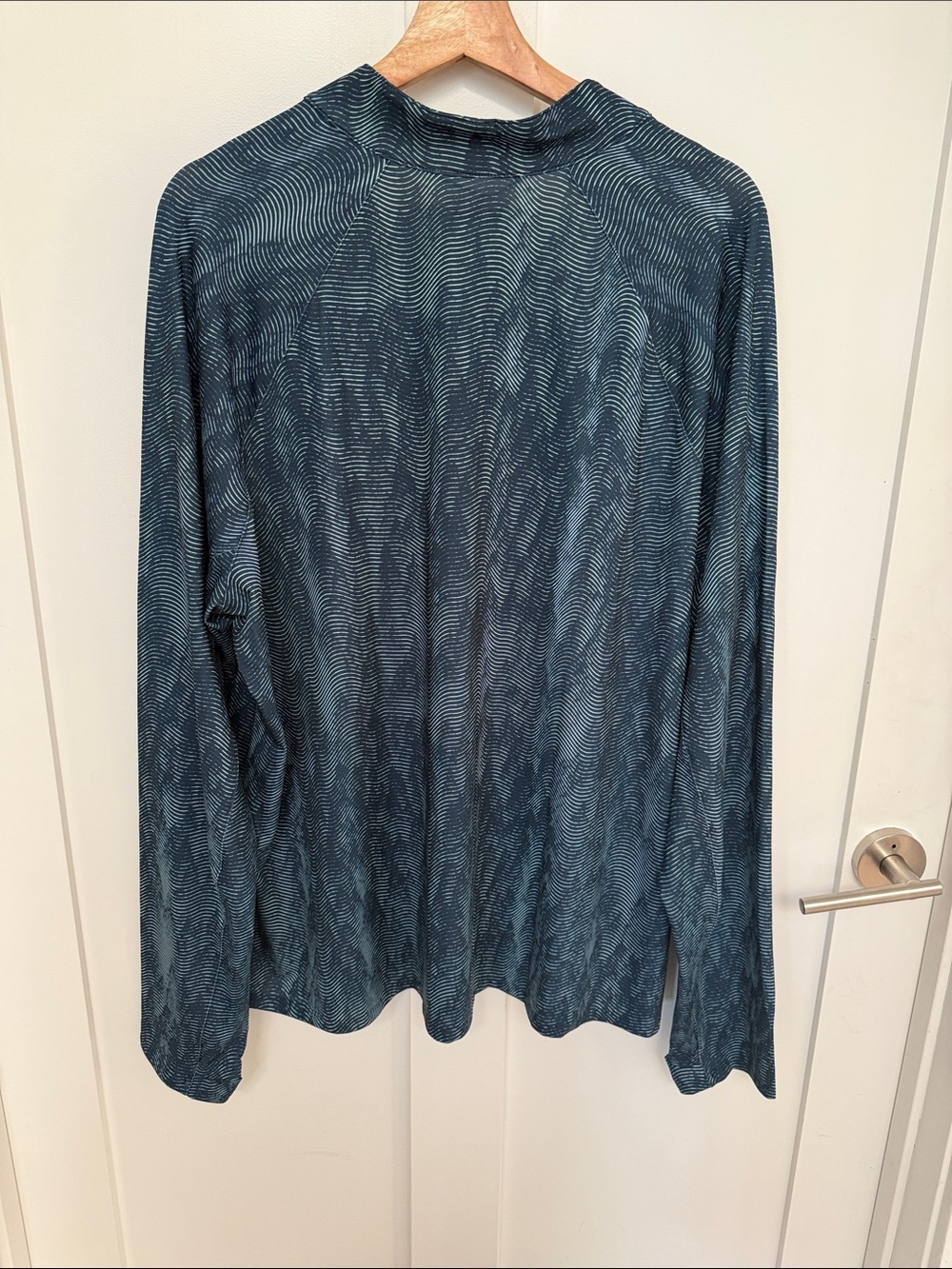 L.L. Bean Women's Teal Wave-Print Long Sleeve Half-Zip Top 3x - Picture 4 of 7